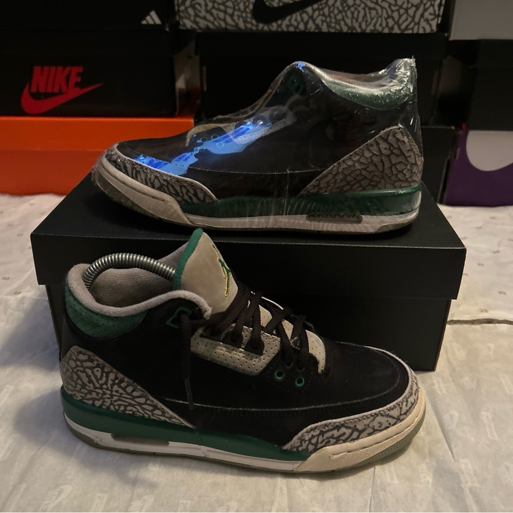Size 5.5 - Jordan 3 Retro Mid Pine Green